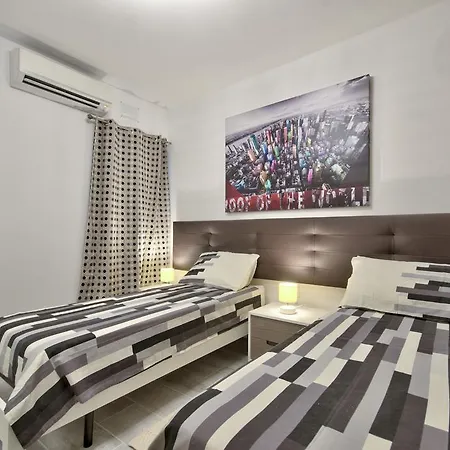Bedzzz Qawra C4 * St. Paul's Bay